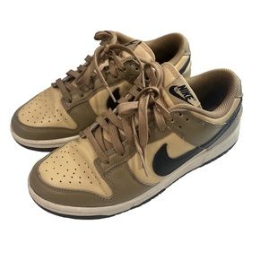 Women dunks size 7